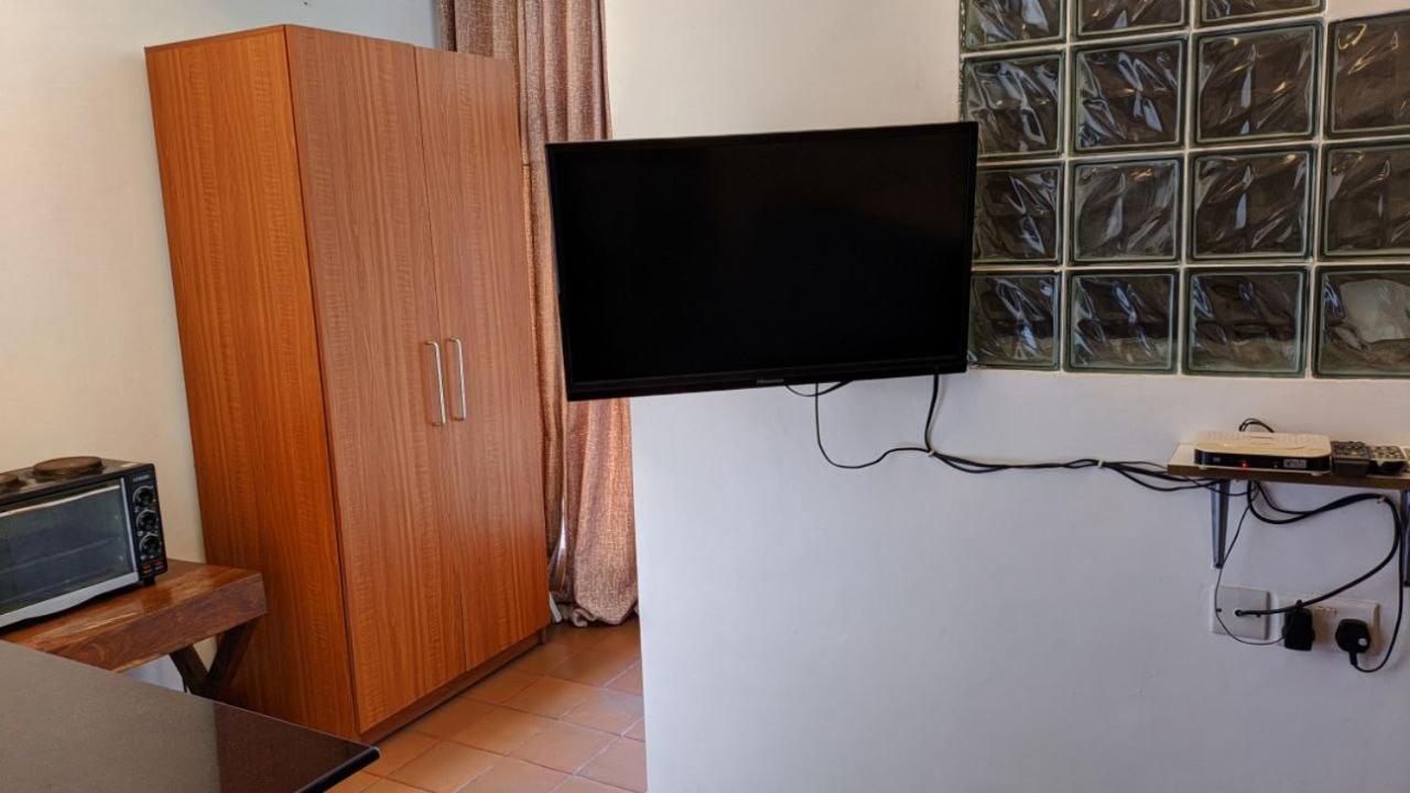 A Lovely Studio Apartment With Gym And Pool Access 다르에스살람 외부 사진