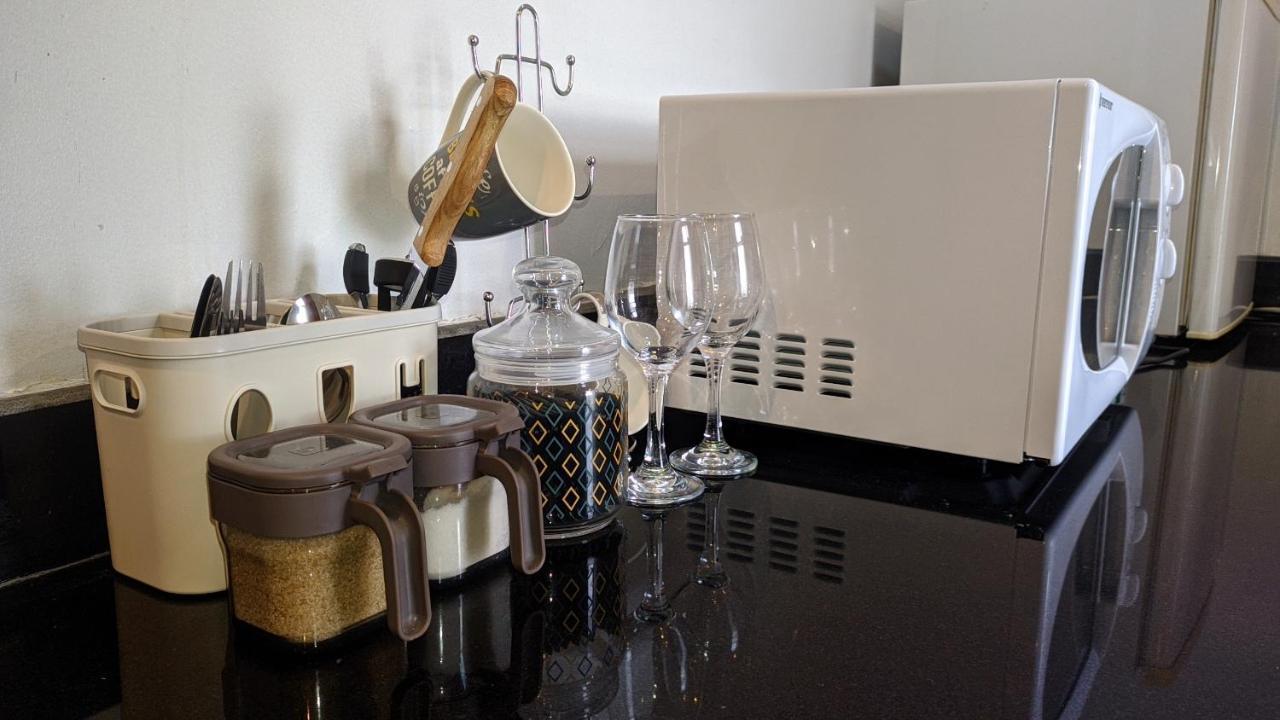 A Lovely Studio Apartment With Gym And Pool Access 다르에스살람 외부 사진